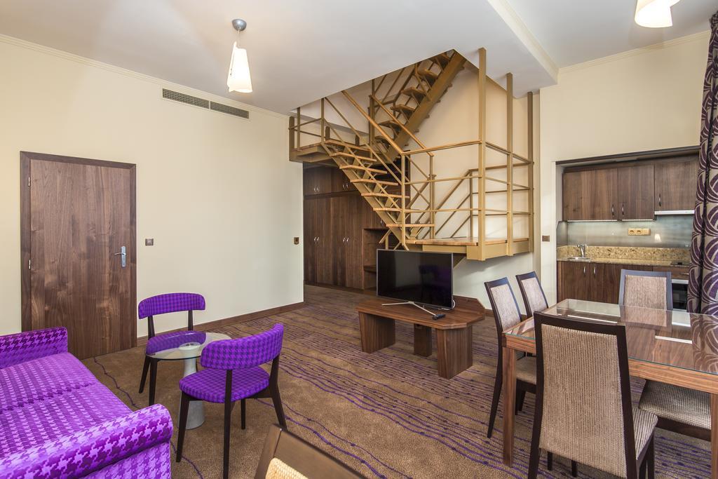 Merchants Crown Suites And Spa プラハ エクステリア 写真 A typical apartment