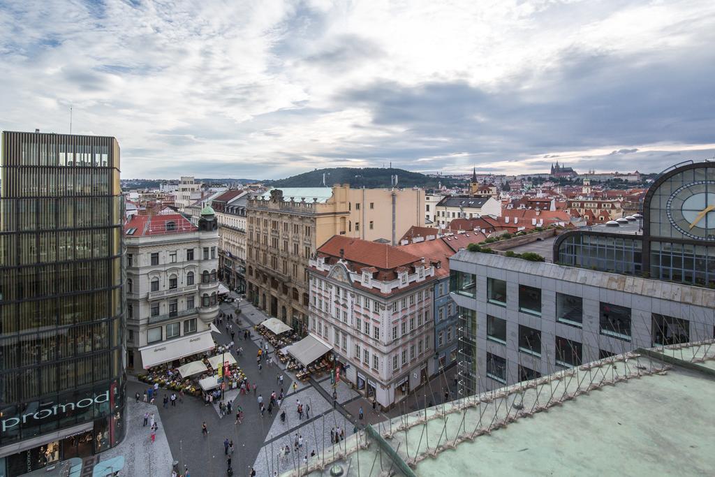 Merchants Crown Suites And Spa プラハ エクステリア 写真 View of the city centre