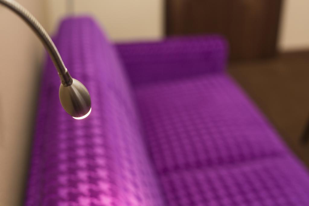 Merchants Crown Suites And Spa プラハ エクステリア 写真 A lamp on a computer keyboard
